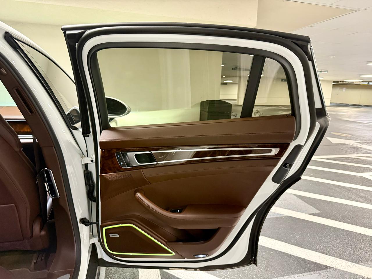 Porsche Panamera RWD 2022