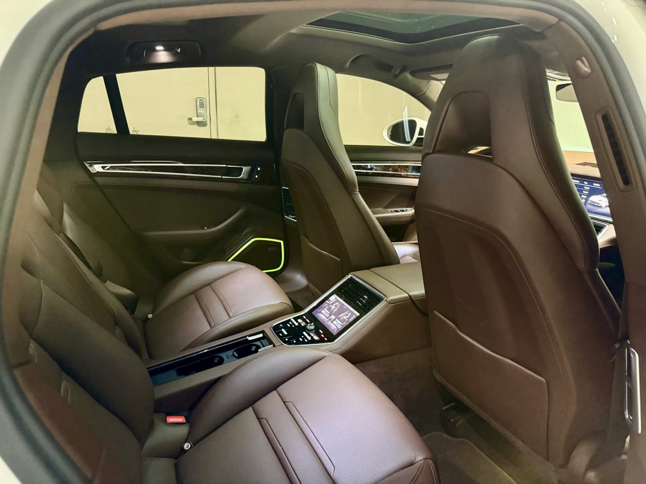 Porsche Panamera RWD 2022