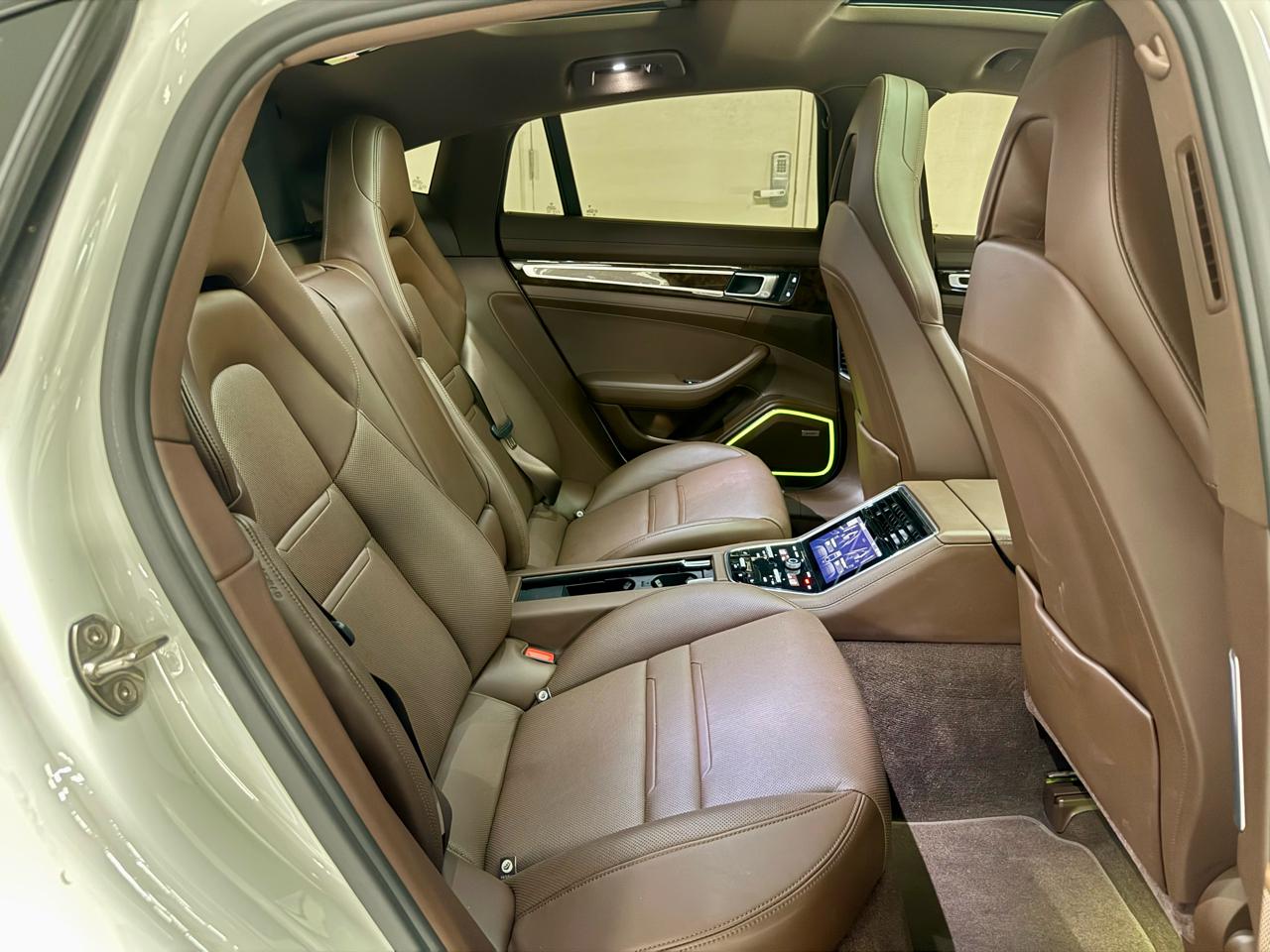 Porsche Panamera RWD 2022