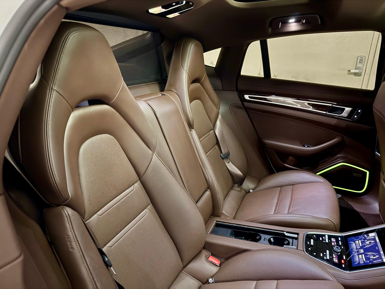 Porsche Panamera RWD 2022