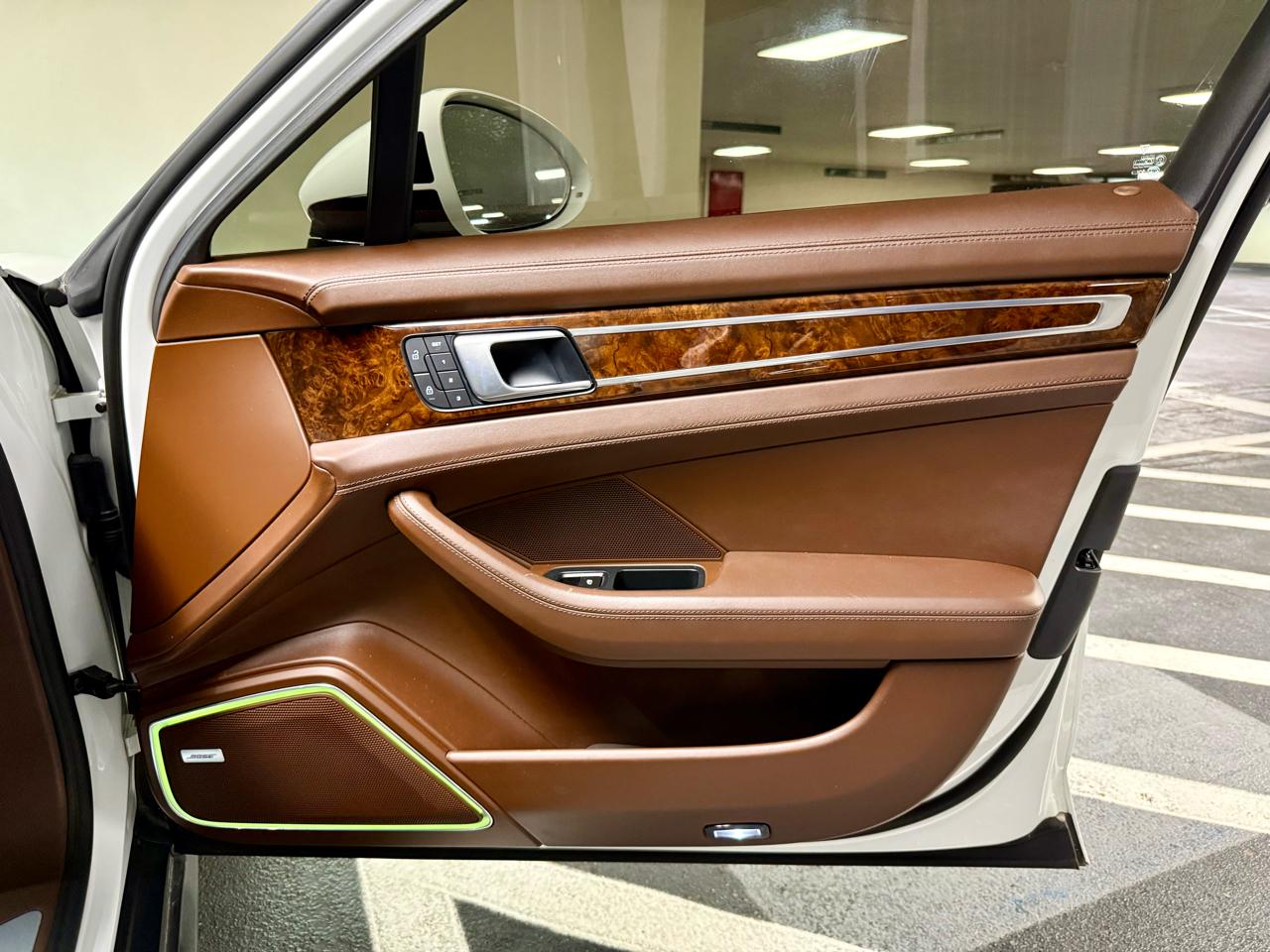 Porsche Panamera RWD 2022