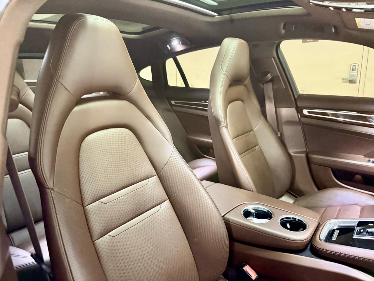 Porsche Panamera RWD 2022