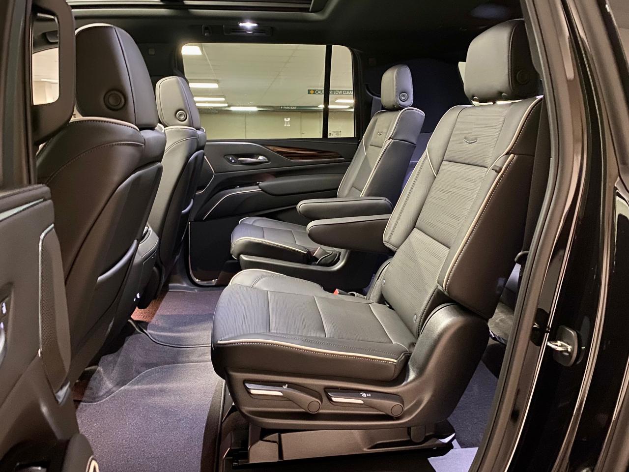 Cadillac Escalade ESV 4WD 4dr Premium Luxury 2023