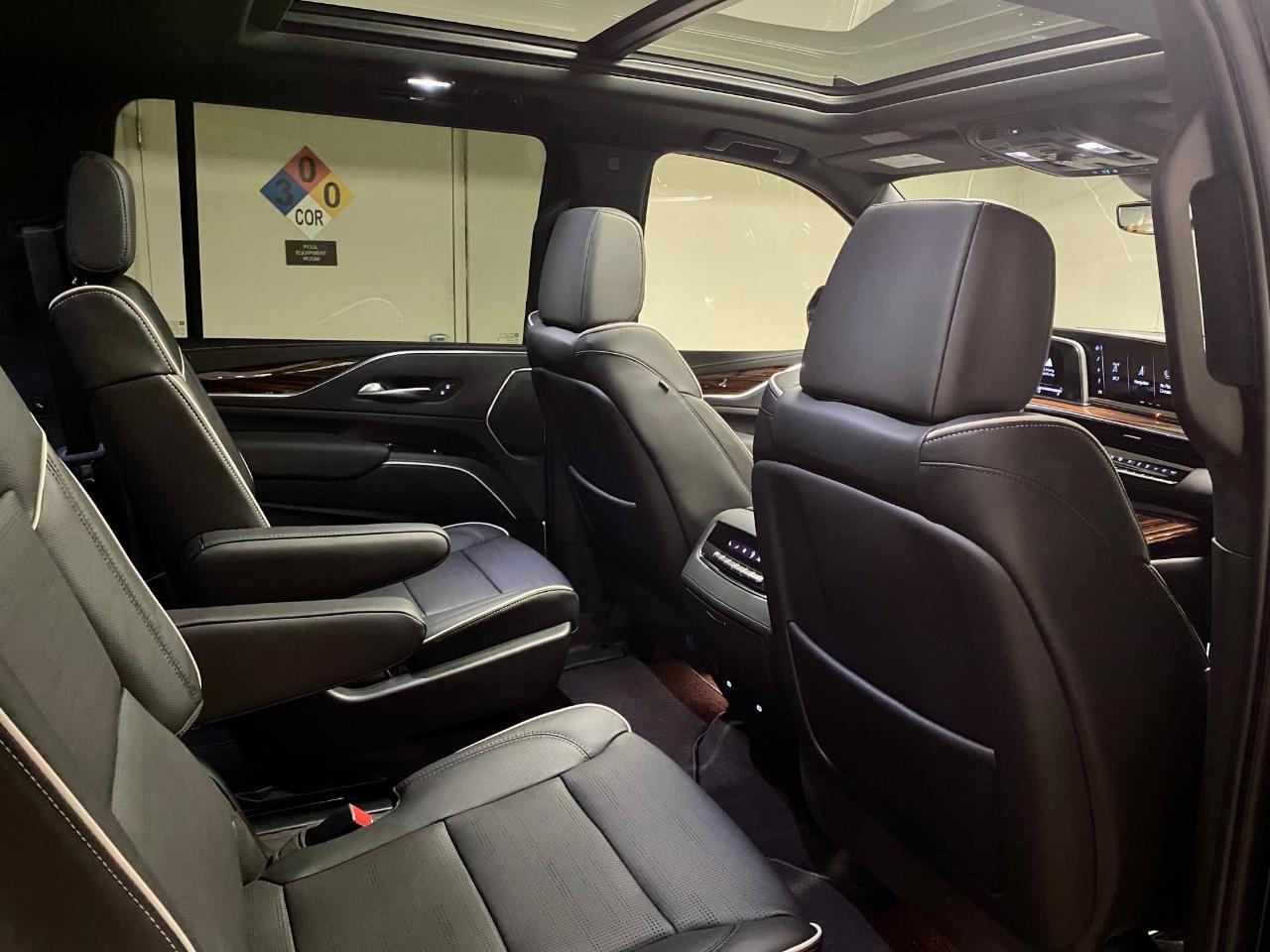 Cadillac Escalade ESV 4WD 4dr Premium Luxury 2023