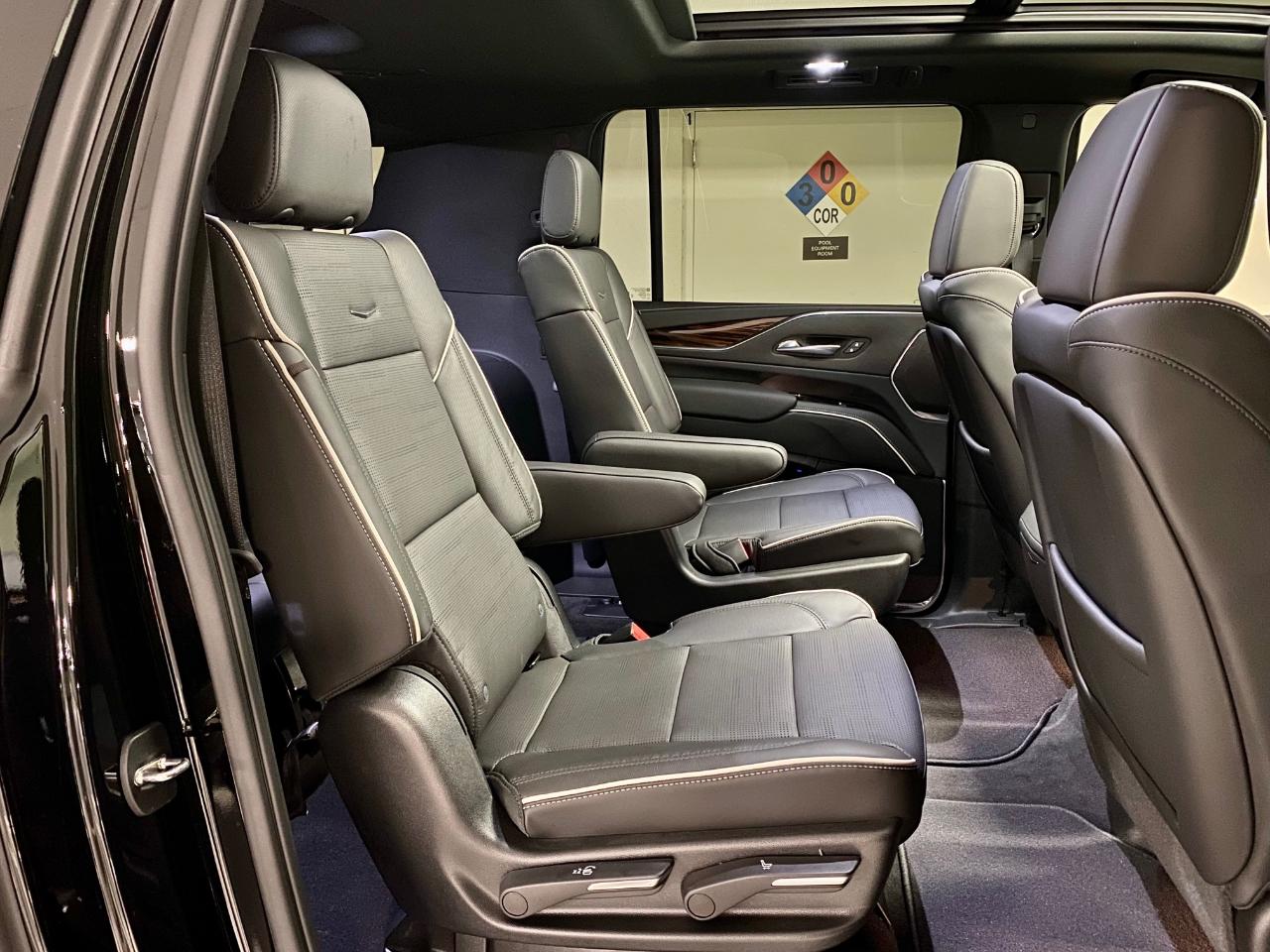 Cadillac Escalade ESV 4WD 4dr Premium Luxury 2023