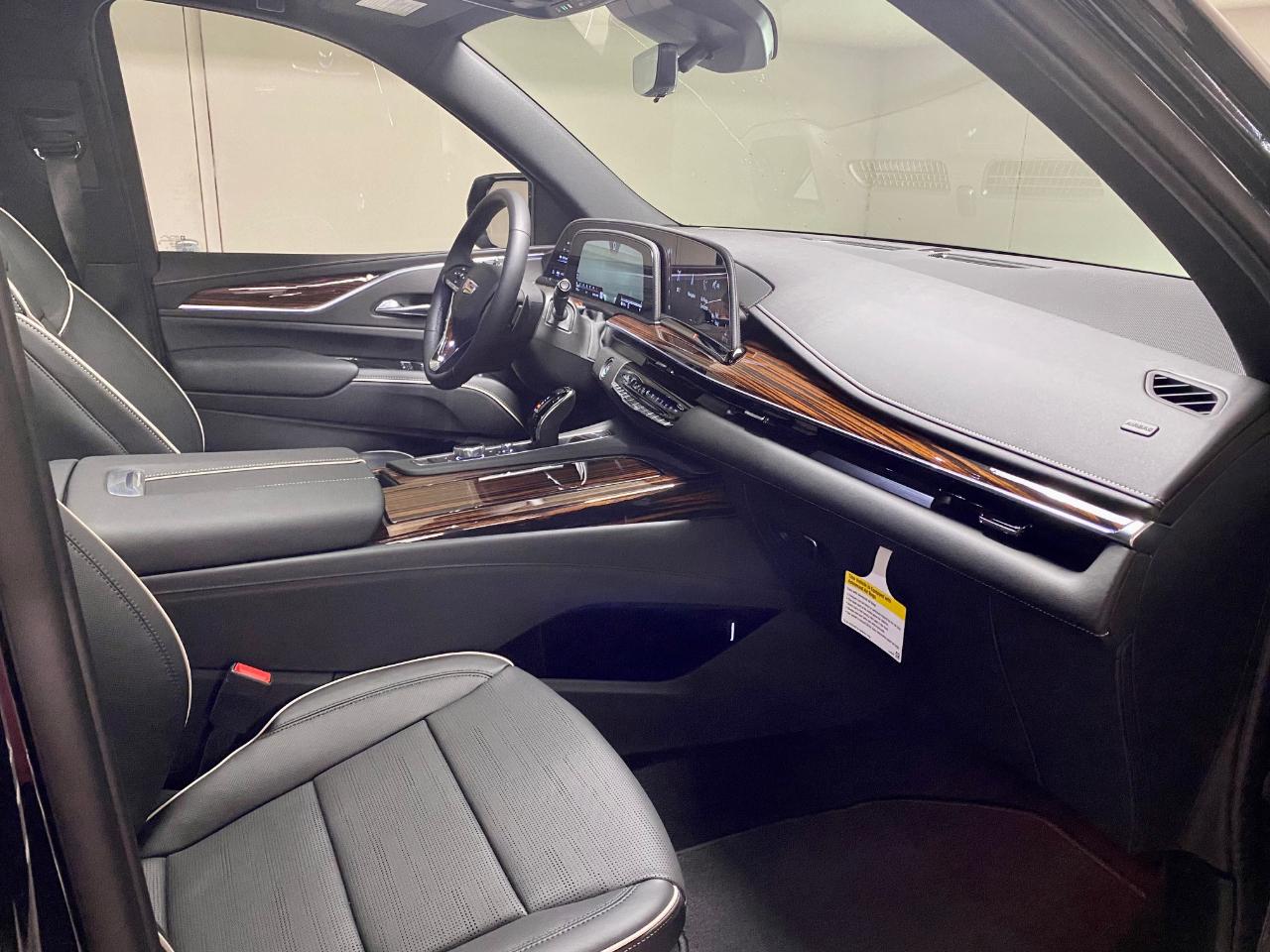 Cadillac Escalade ESV 4WD 4dr Premium Luxury 2023