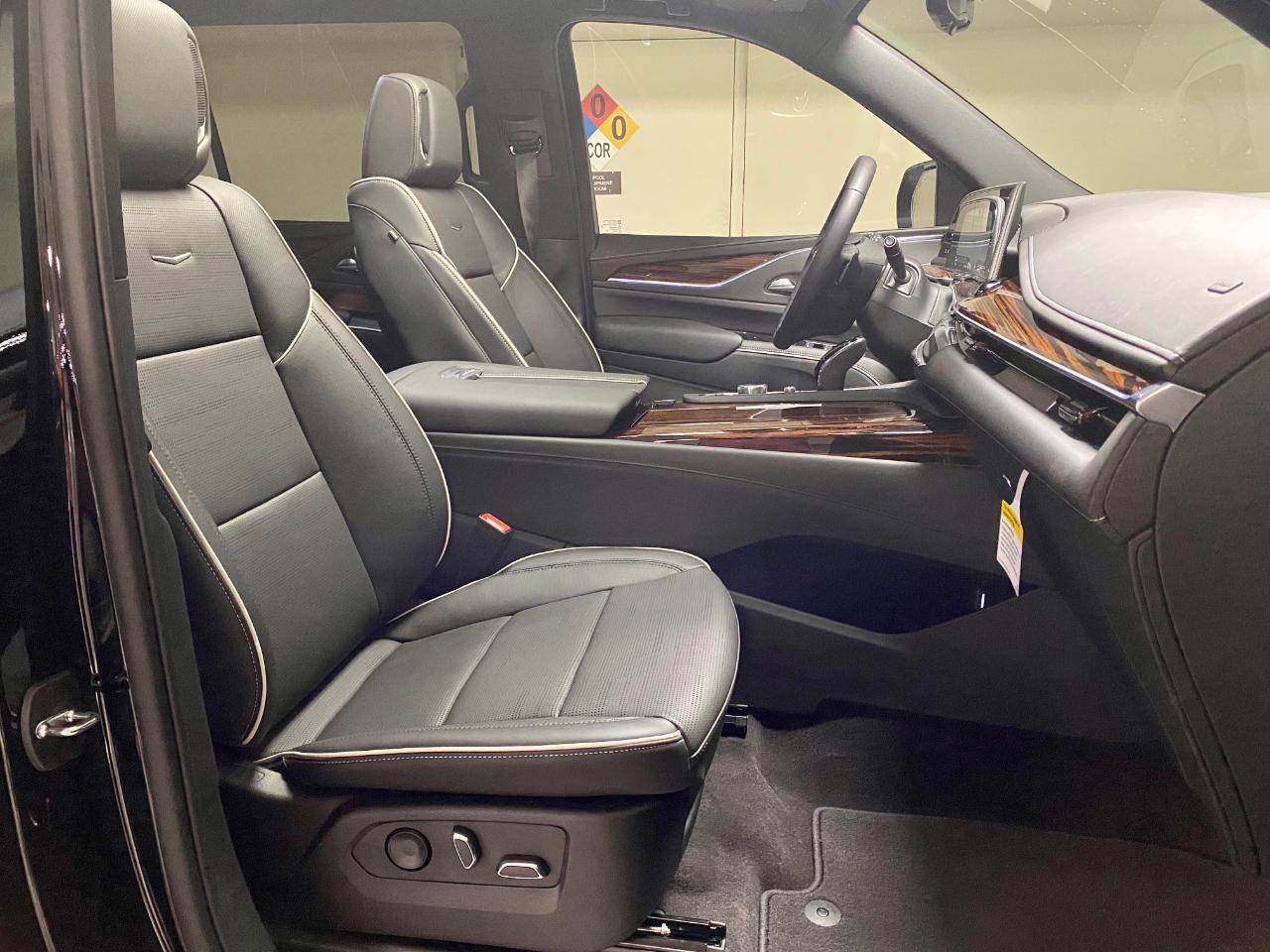 Cadillac Escalade ESV 4WD 4dr Premium Luxury 2023