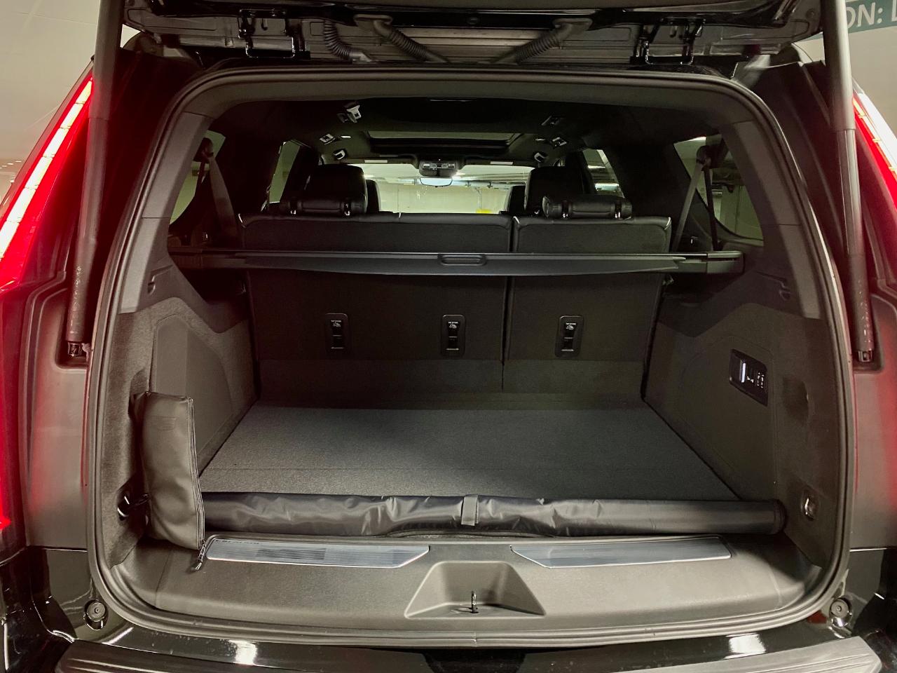 Cadillac Escalade ESV 4WD 4dr Premium Luxury 2023