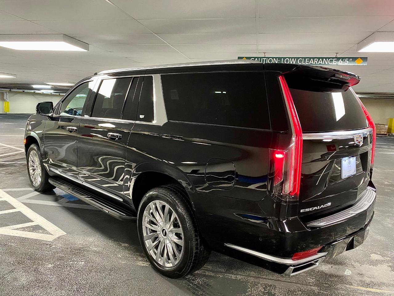 Cadillac Escalade ESV 4WD 4dr Premium Luxury 2023
