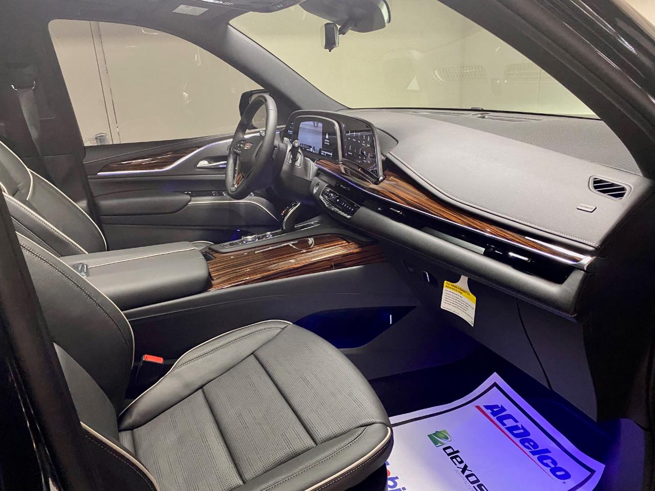 Cadillac Escalade ESV 4WD 4dr Premium Luxury 2023