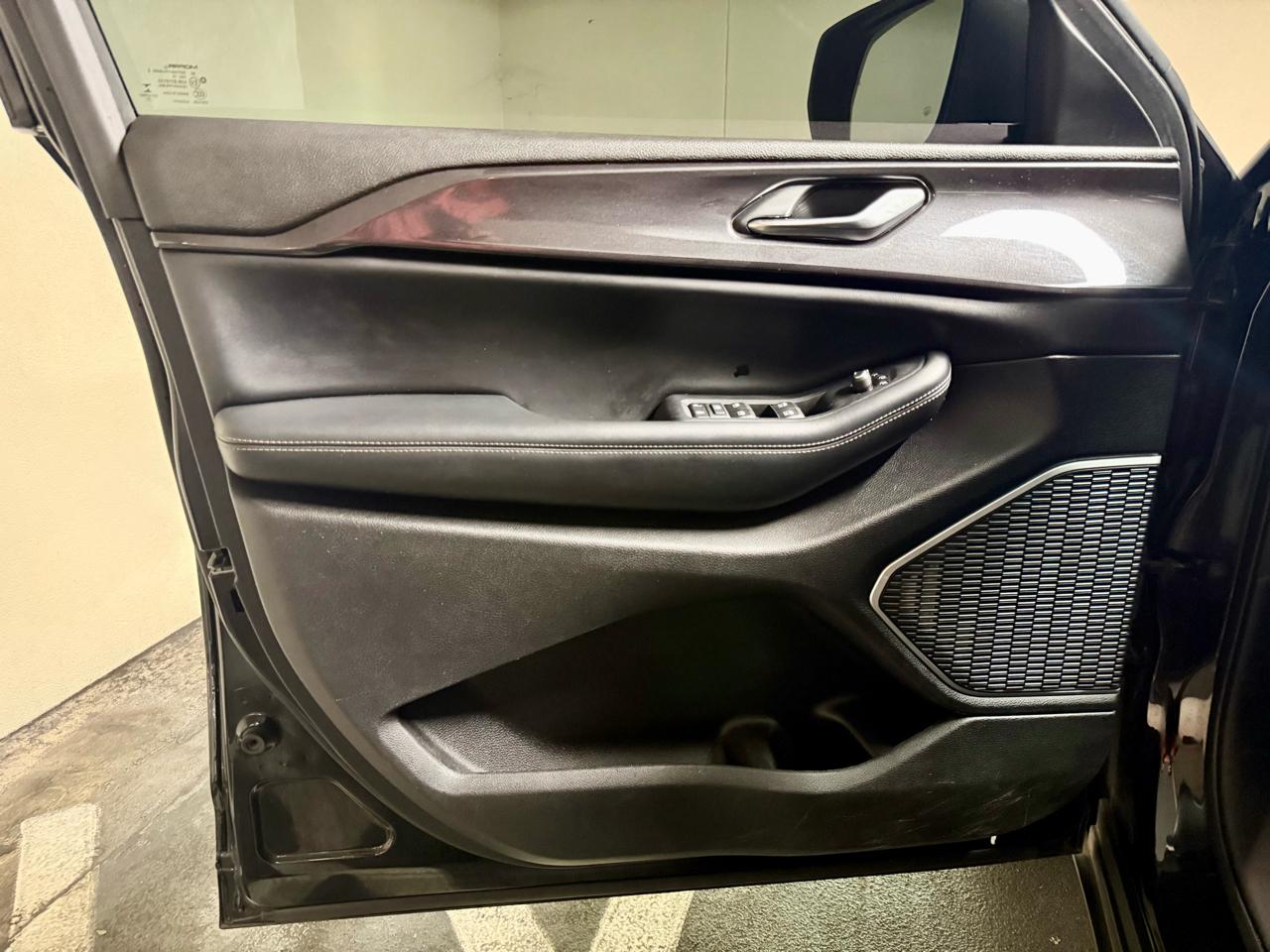 Jeep Grand Cherokee L Laredo 4x4 2022