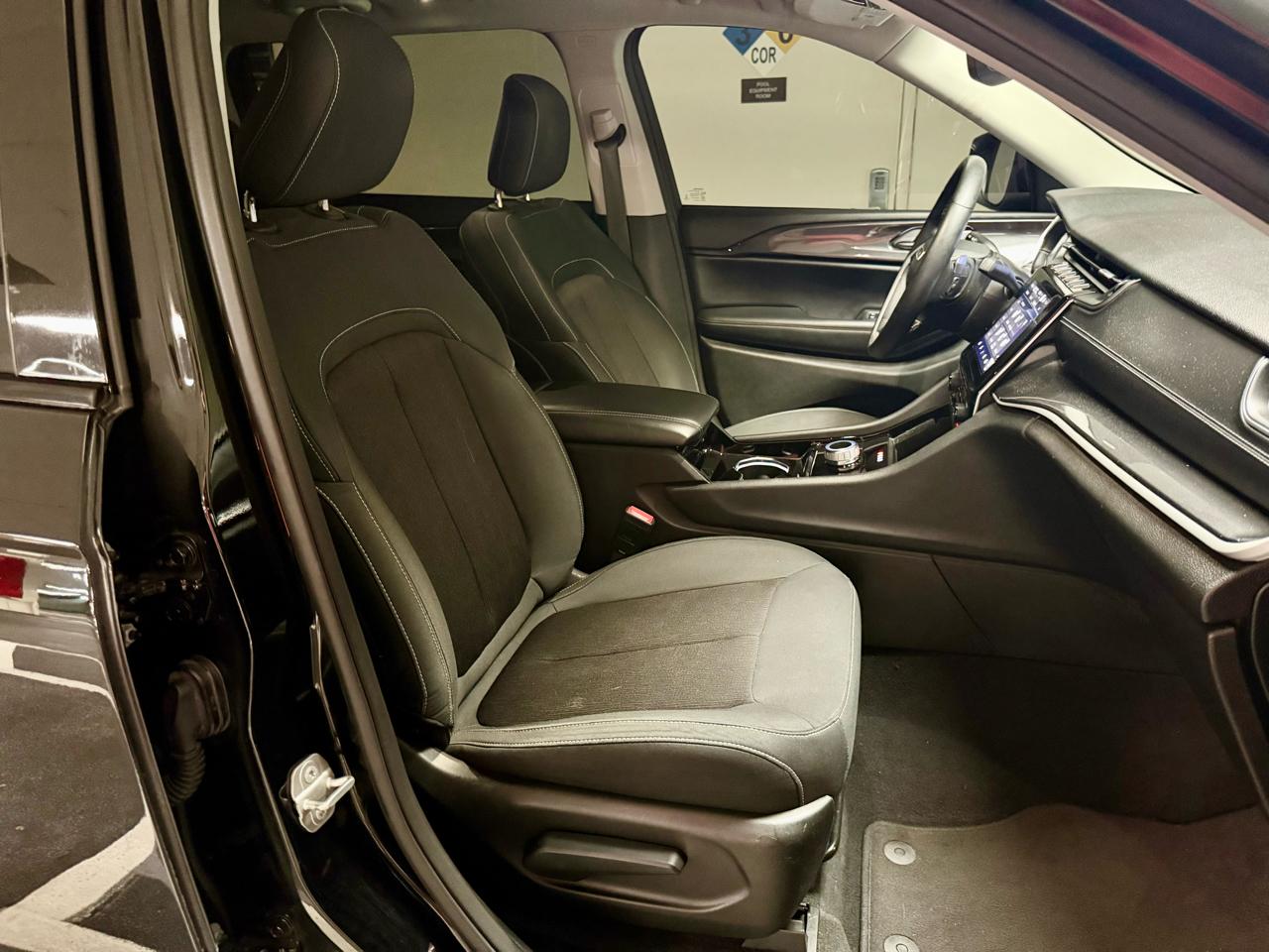 Jeep Grand Cherokee L Laredo 4x4 2022