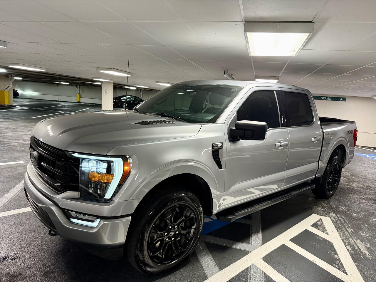 Ford F-150 4WD SuperCrew 145" XLT 2023