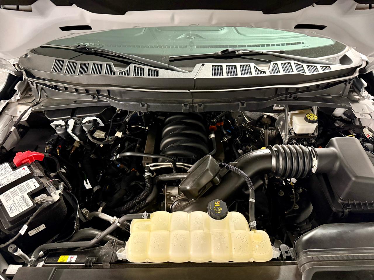 Ford F-150 4WD SuperCrew 145" XLT 2023