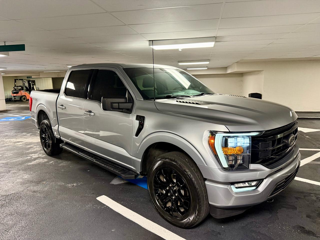 Ford F-150 4WD SuperCrew 145" XLT 2023