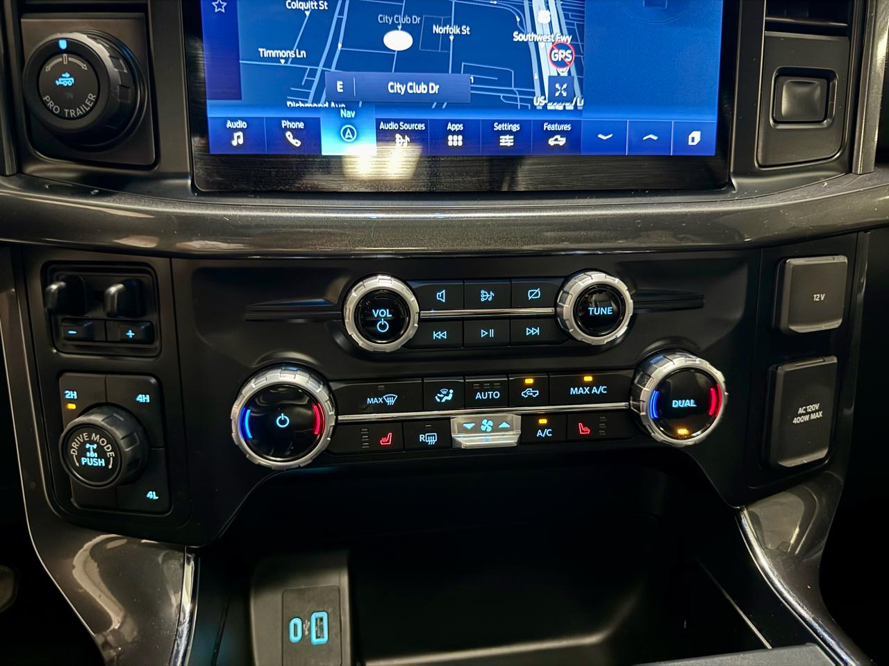 Ford F-150 4WD SuperCrew 145" XLT 2023