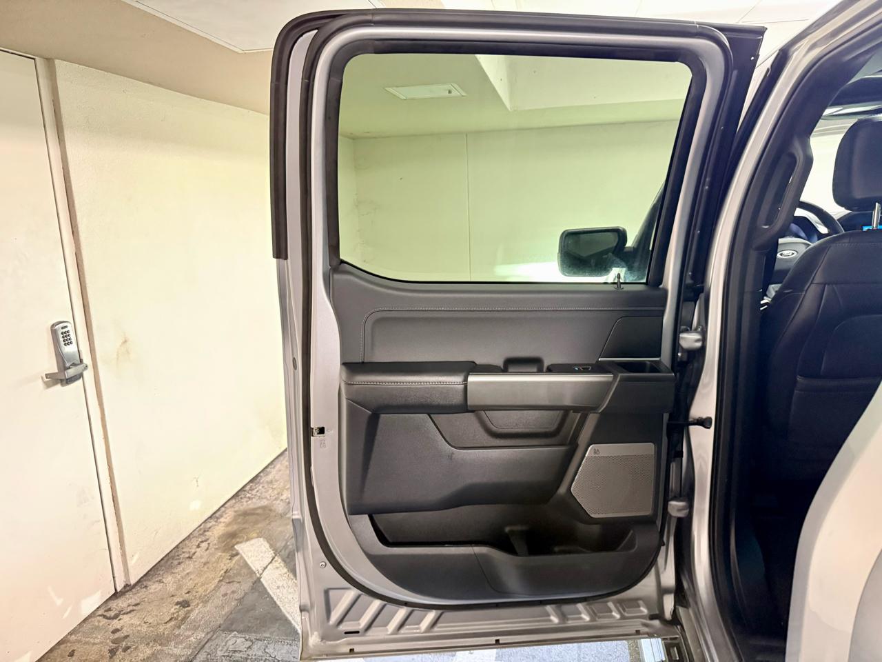 Ford F-150 4WD SuperCrew 145" XLT 2023