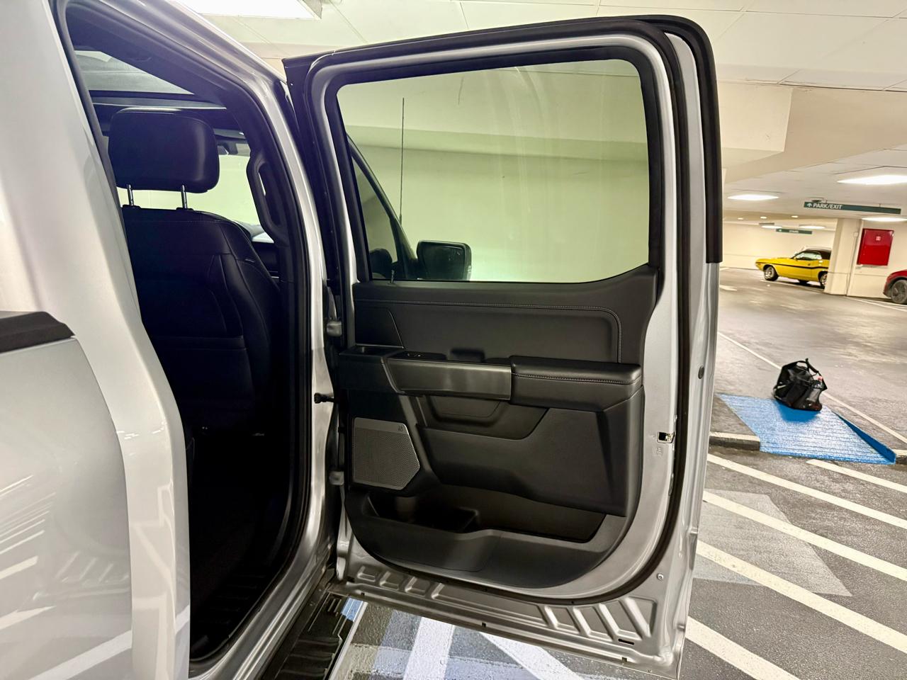 Ford F-150 4WD SuperCrew 145" XLT 2023