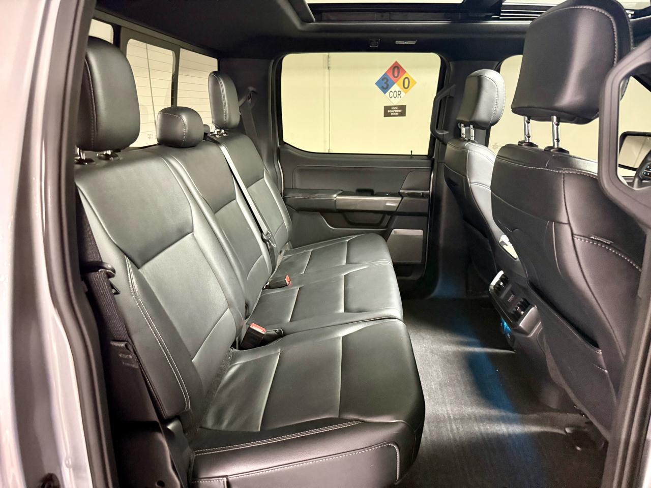 Ford F-150 4WD SuperCrew 145" XLT 2023