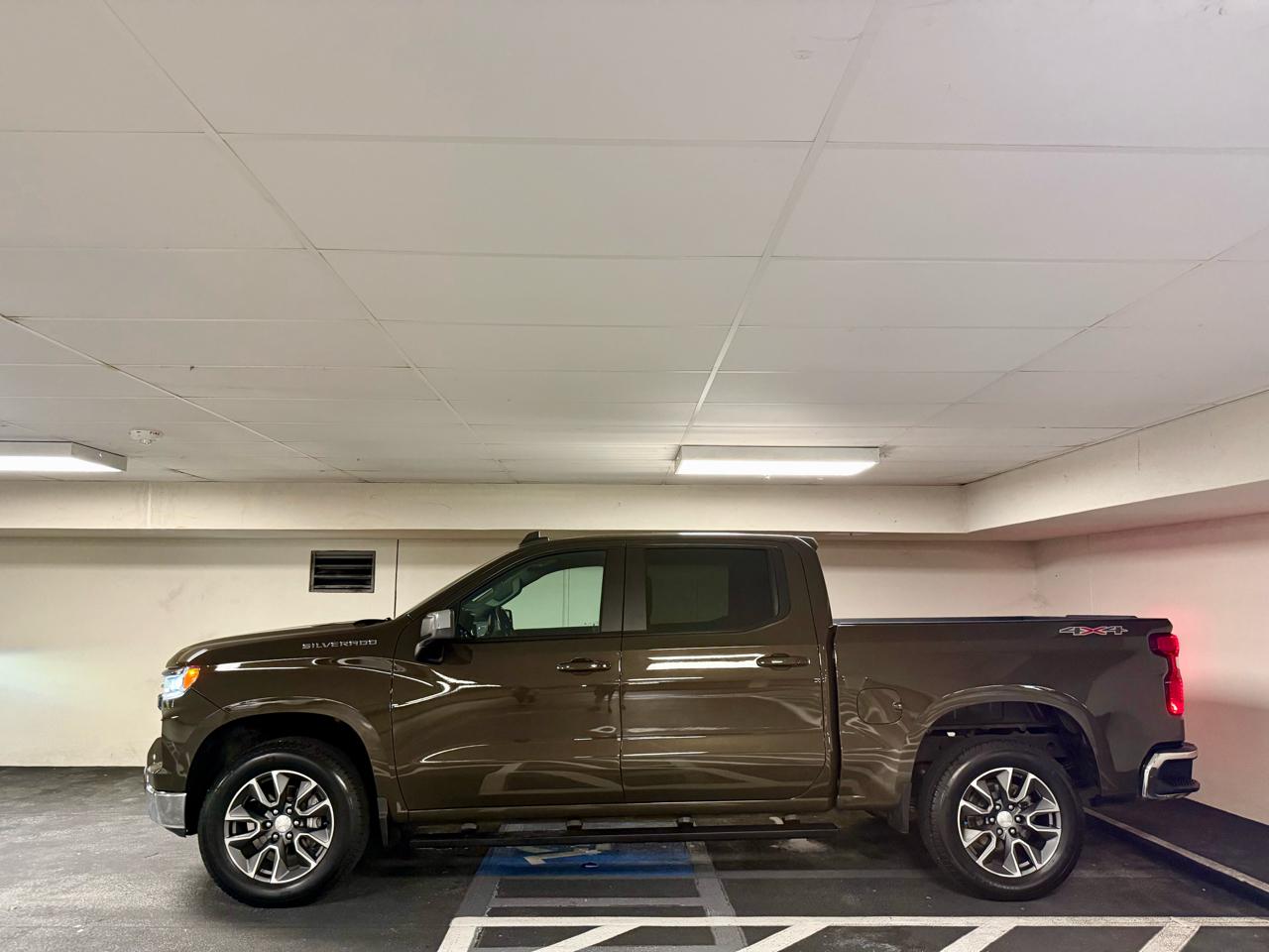 Chevrolet Silverado 1500 4WD Crew Cab 147" LT w/2FL 2023