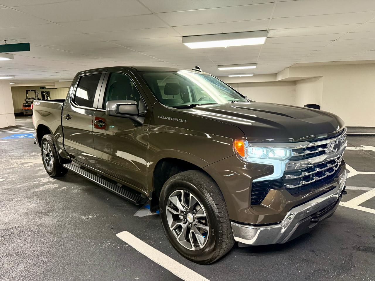 Chevrolet Silverado 1500 4WD Crew Cab 147" LT w/2FL 2023