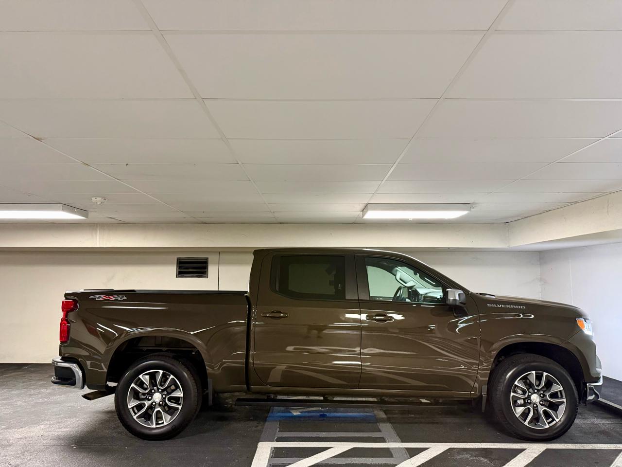 Chevrolet Silverado 1500 4WD Crew Cab 147" LT w/2FL 2023