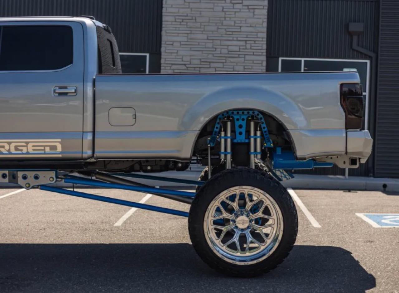 Ford Super Duty F-250 SRW Lariat 4WD Crew Cab 8' Box 2020