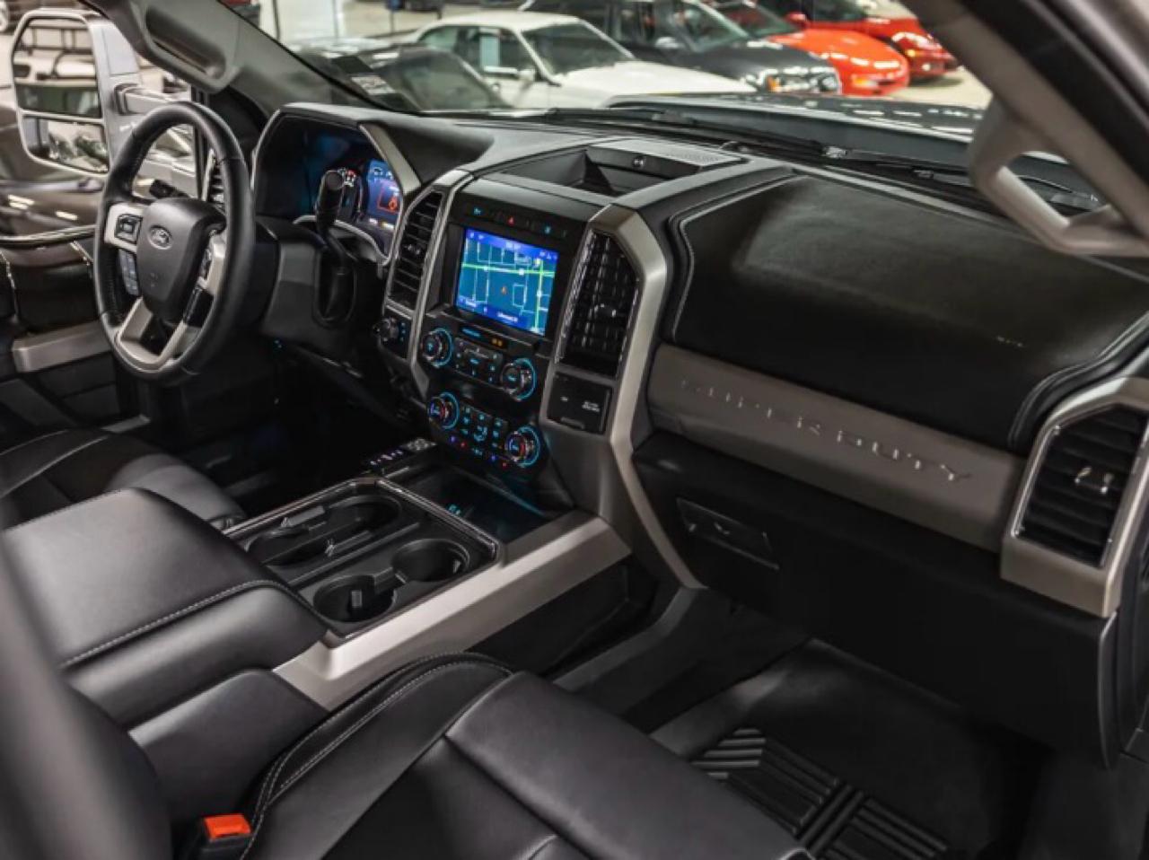 Ford Super Duty F-250 SRW Lariat 4WD Crew Cab 8' Box 2020