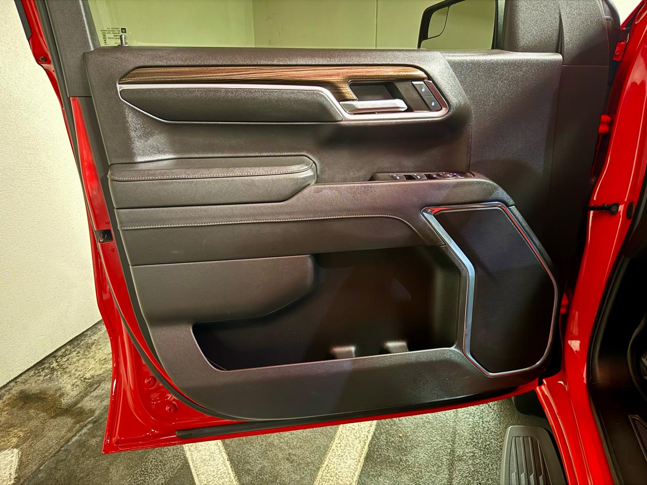 Chevrolet Silverado 1500 4WD Crew Cab 147" LT w/1LT 2024