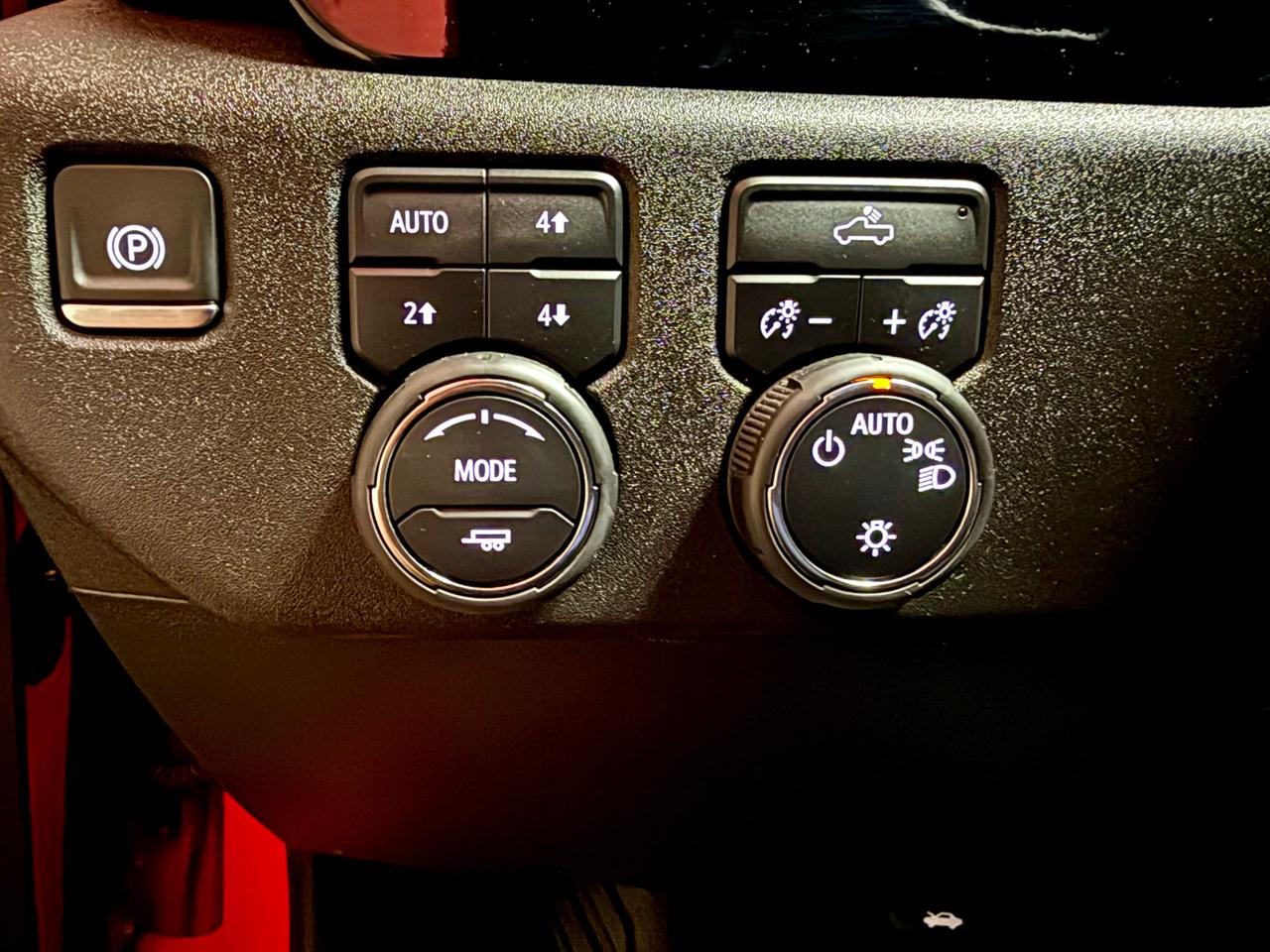 Chevrolet Silverado 1500 4WD Crew Cab 147" LT w/1LT 2024