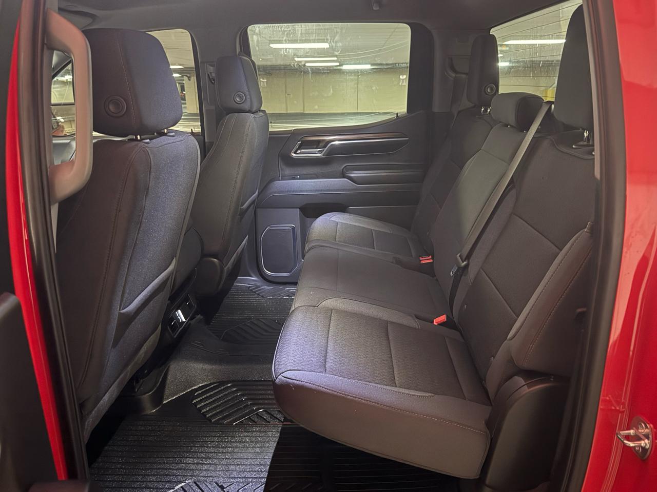 Chevrolet Silverado 1500 4WD Crew Cab 147" LT w/1LT 2024