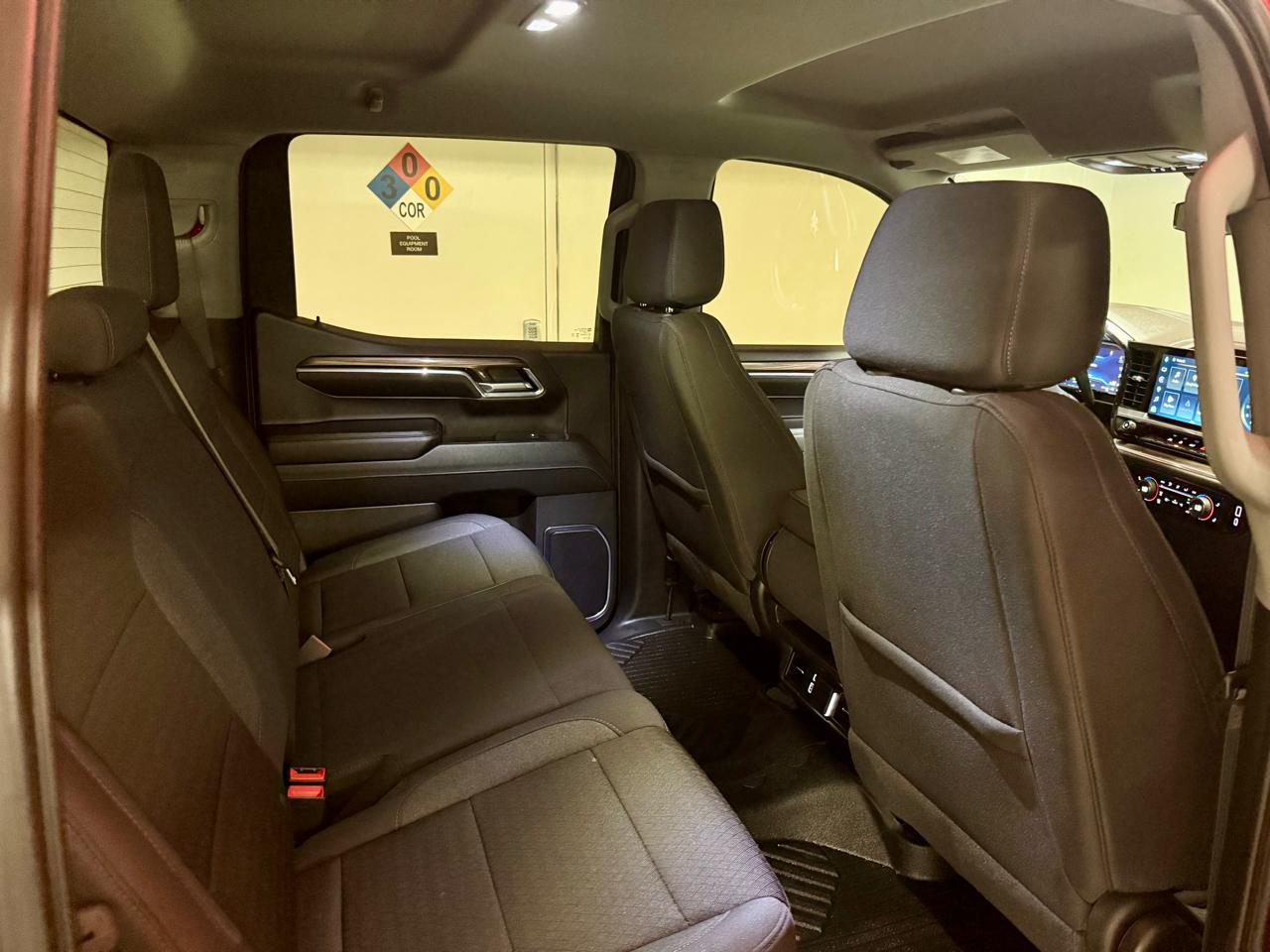 Chevrolet Silverado 1500 4WD Crew Cab 147" LT w/1LT 2024