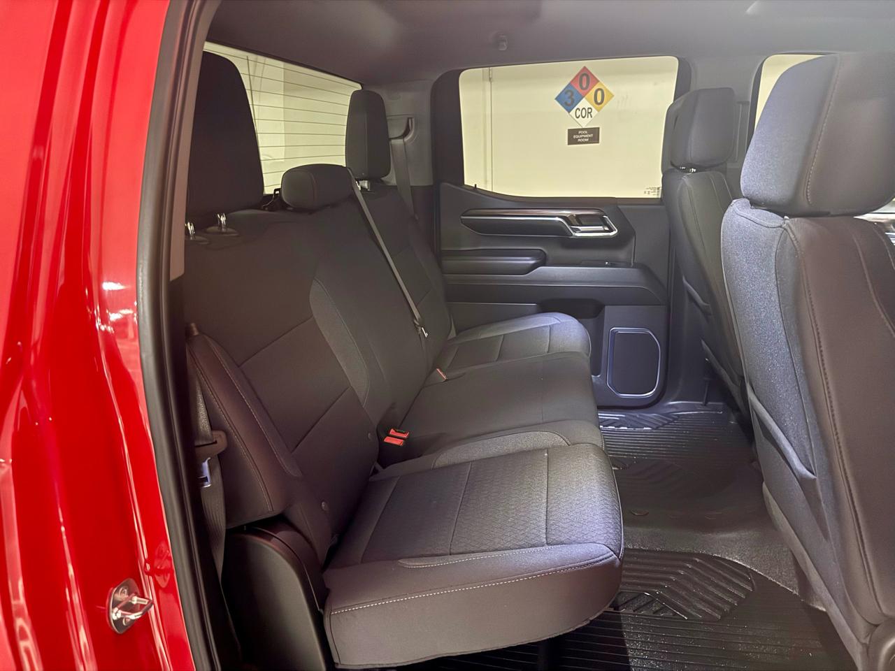 Chevrolet Silverado 1500 4WD Crew Cab 147" LT w/1LT 2024