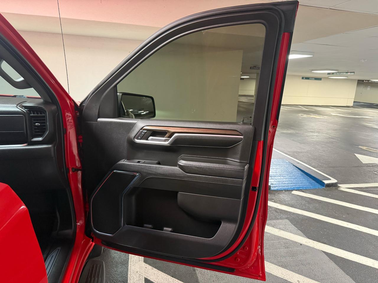 Chevrolet Silverado 1500 4WD Crew Cab 147" LT w/1LT 2024