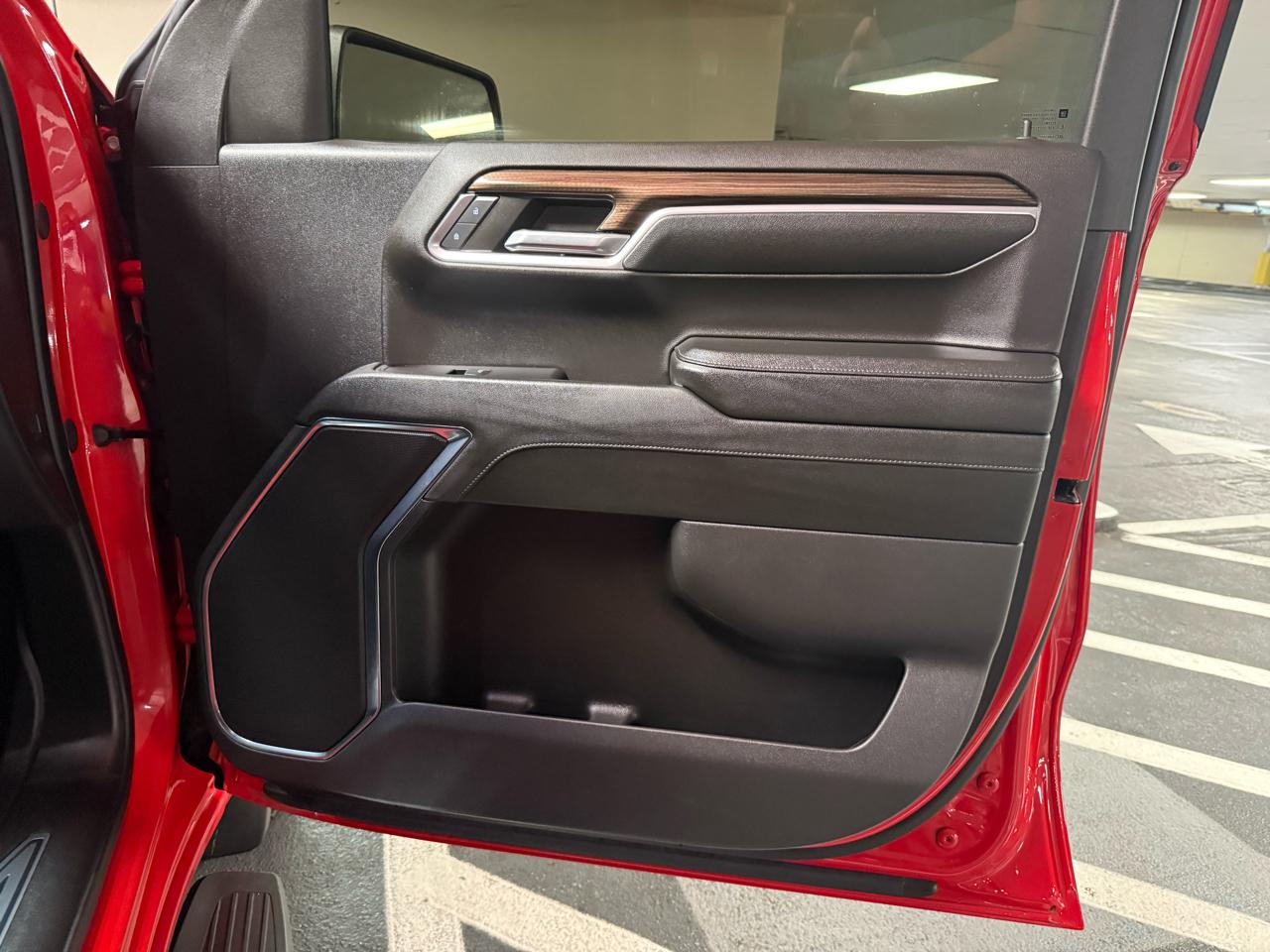 Chevrolet Silverado 1500 4WD Crew Cab 147" LT w/1LT 2024