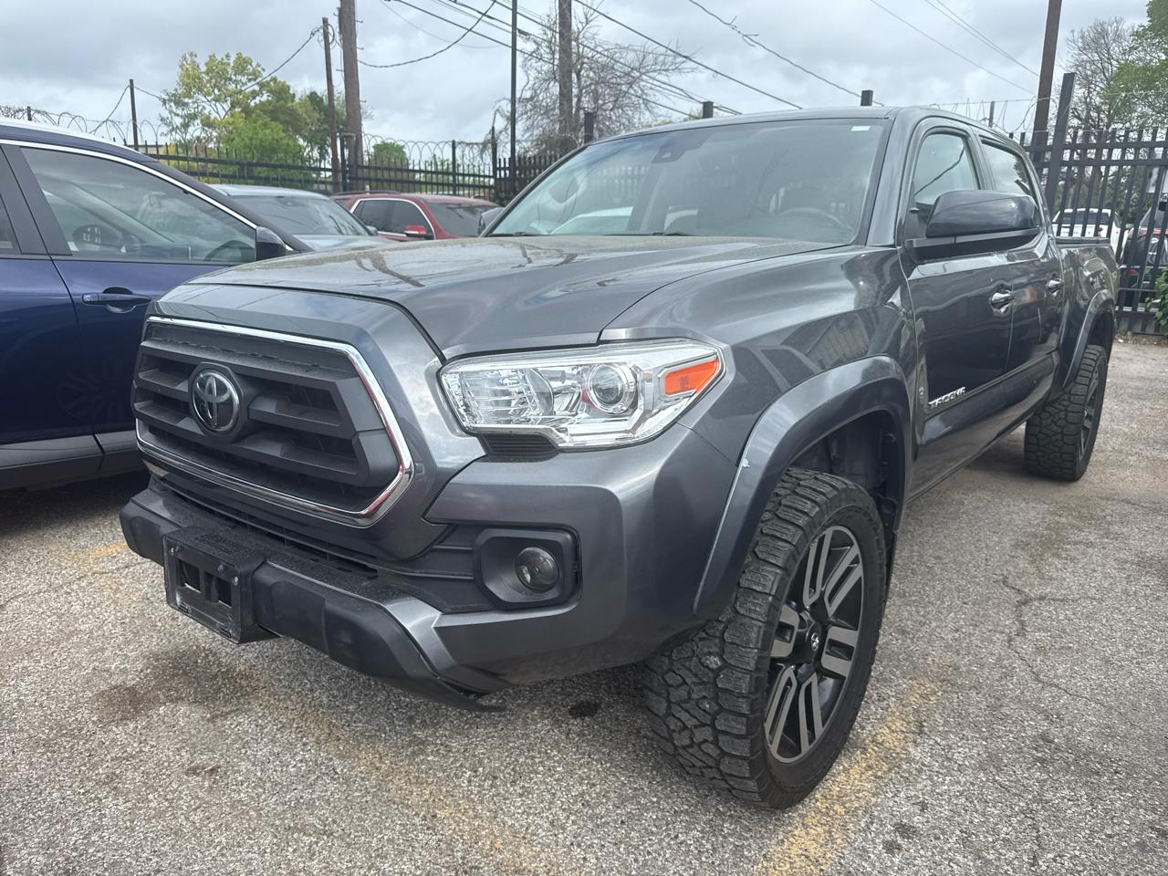 View vehicle photo 3