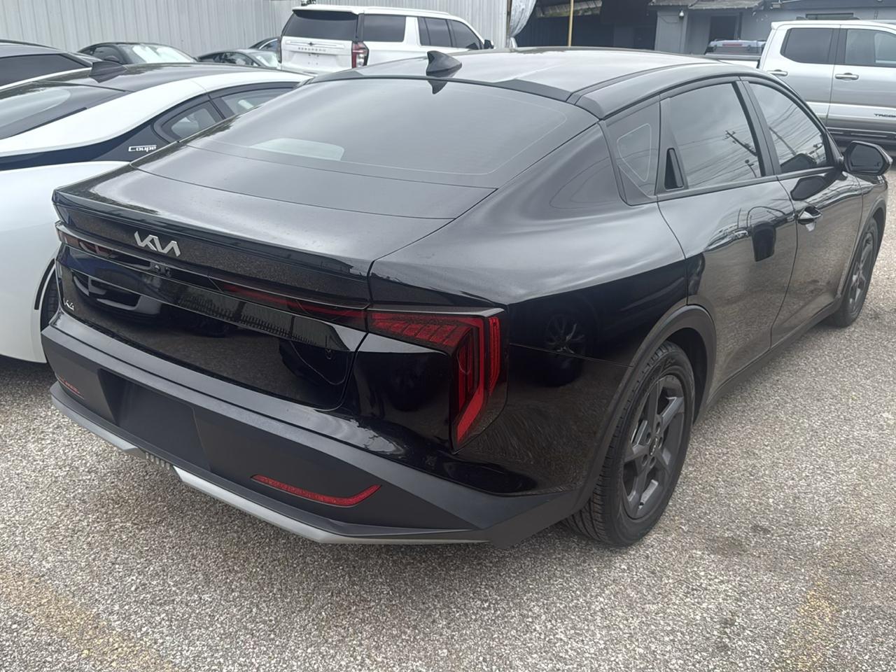Kia K4 LXS FWD 2025