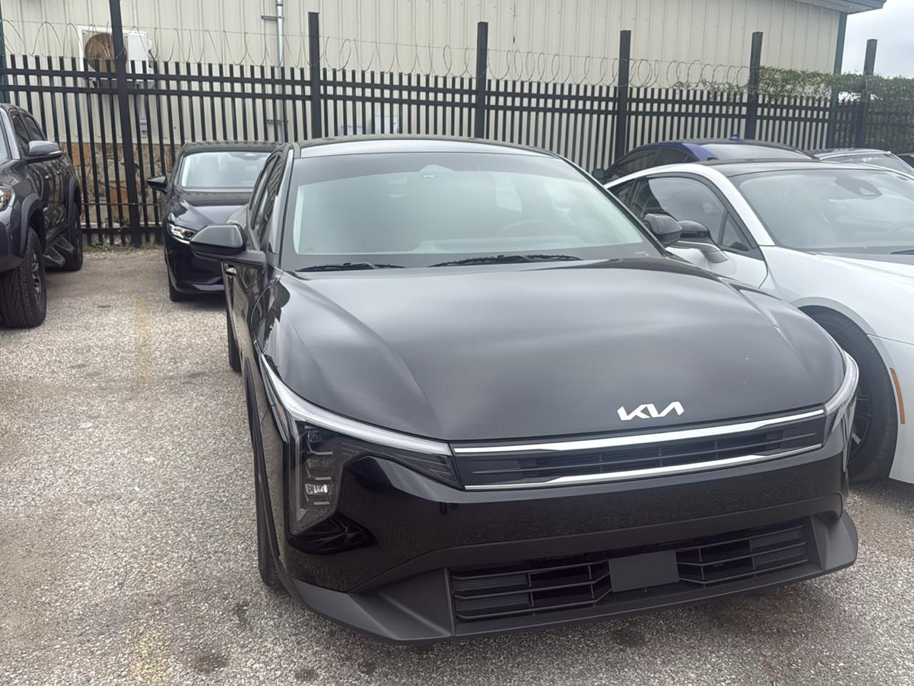 Kia K4 LXS FWD 2025