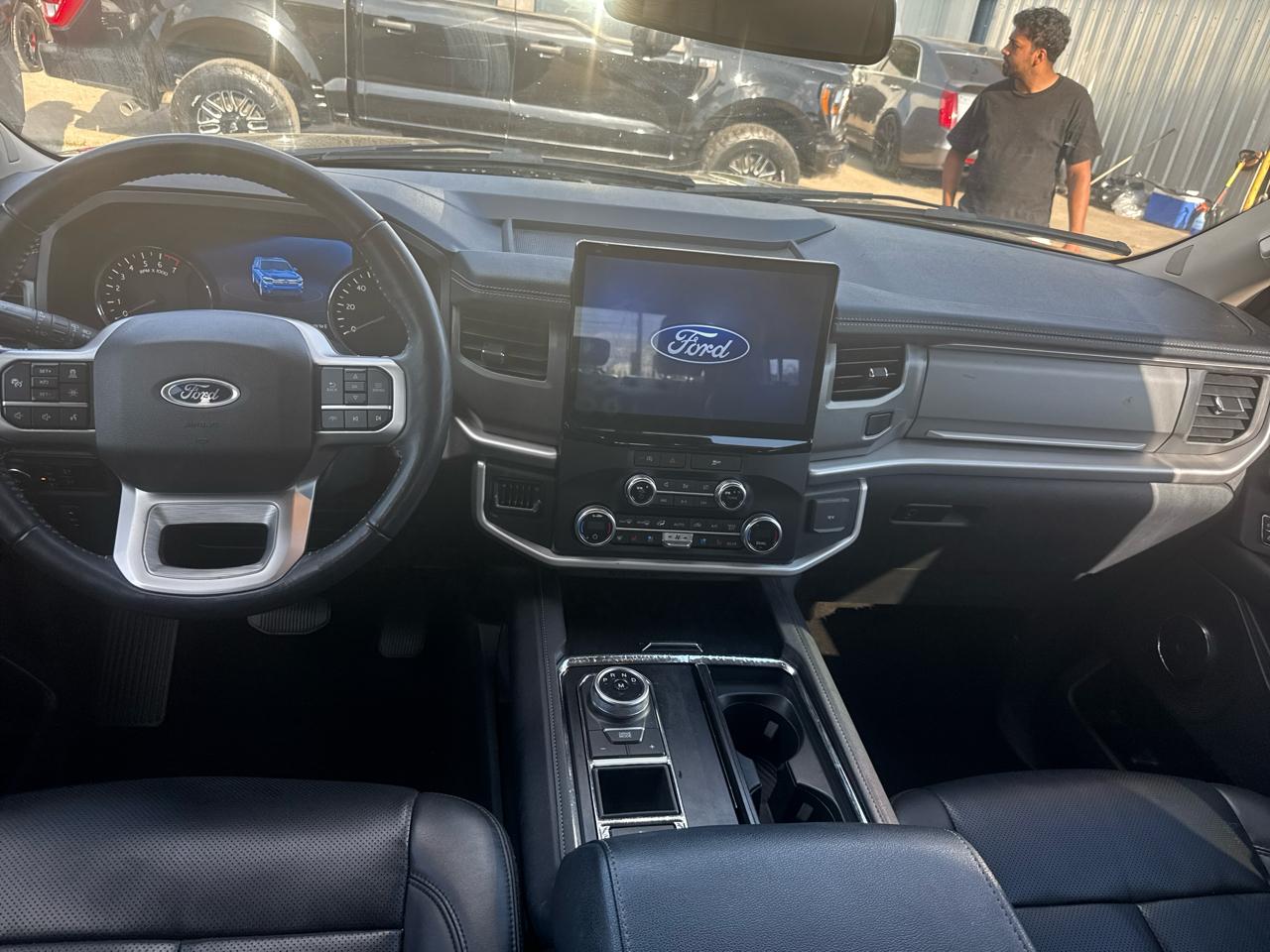 Ford Expedition XLT 4x2 2023