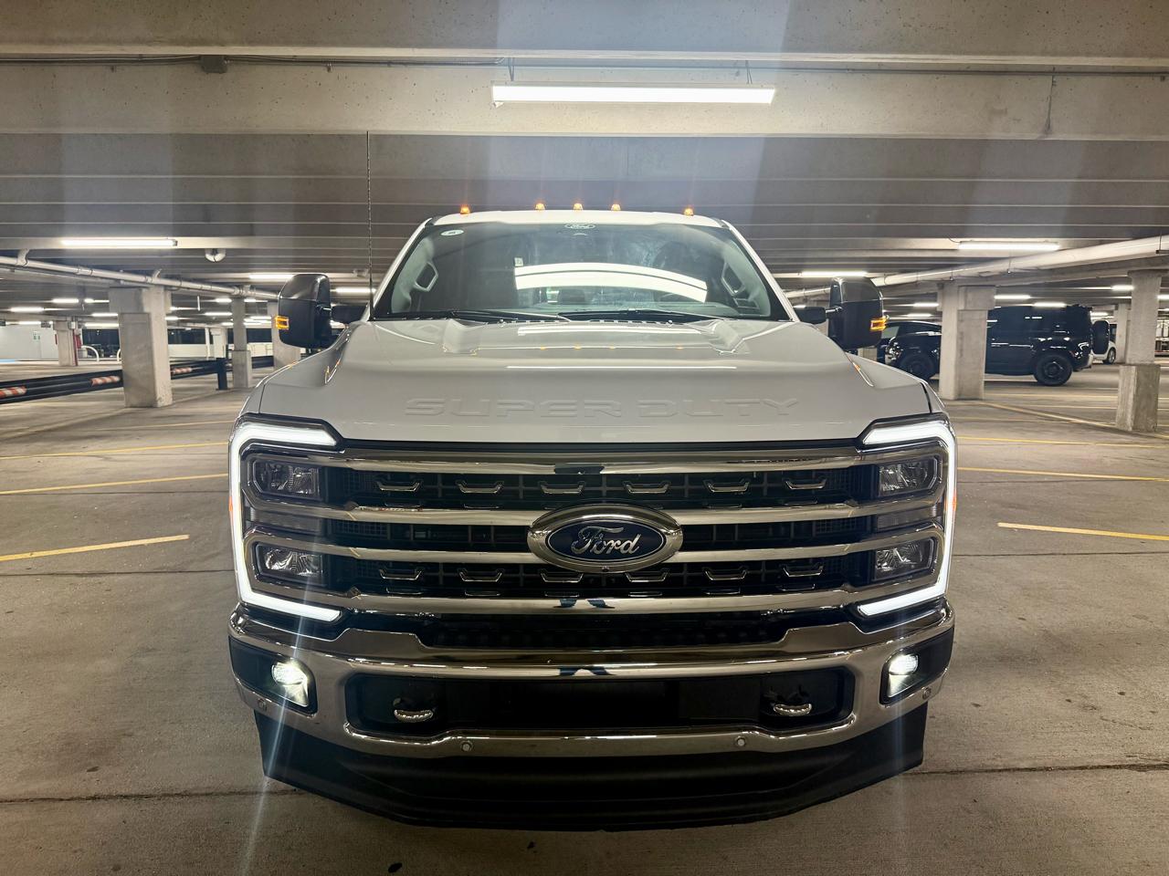 Ford Super Duty F-250 SRW Lariat 4WD Crew Cab 8' Box 2024