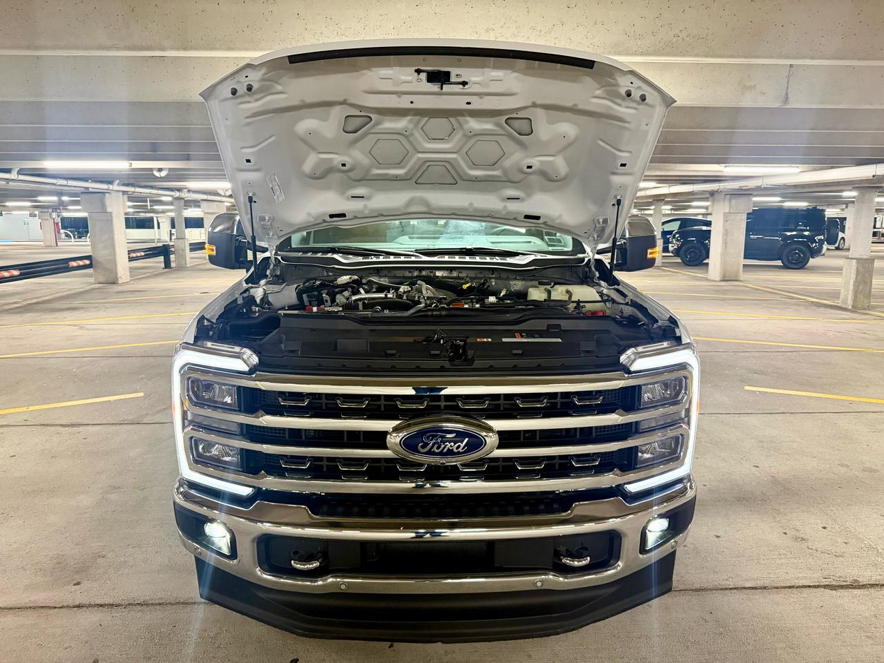 Ford Super Duty F-250 SRW Lariat 4WD Crew Cab 8' Box 2024