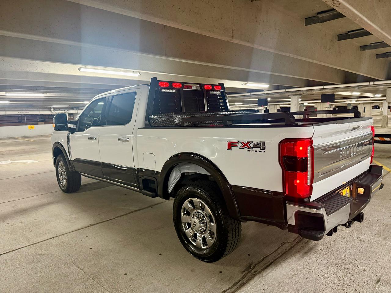 Ford Super Duty F-250 SRW Lariat 4WD Crew Cab 8' Box 2024