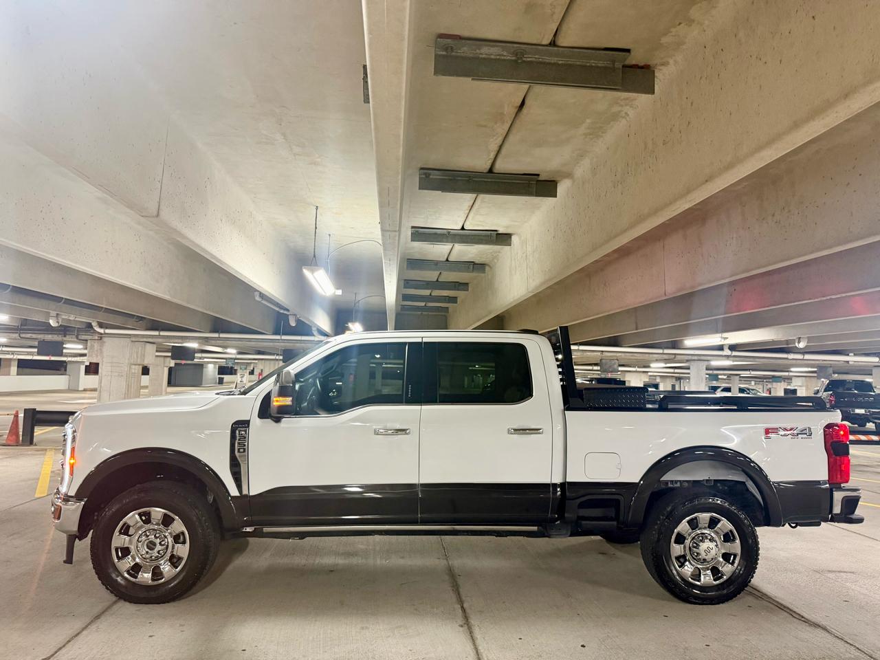 Ford Super Duty F-250 SRW Lariat 4WD Crew Cab 8' Box 2024