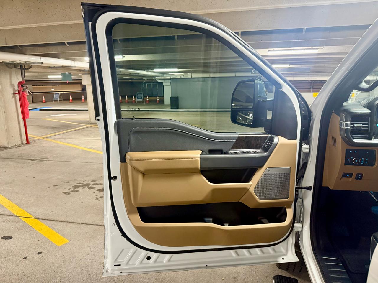 Ford Super Duty F-250 SRW Lariat 4WD Crew Cab 8' Box 2024