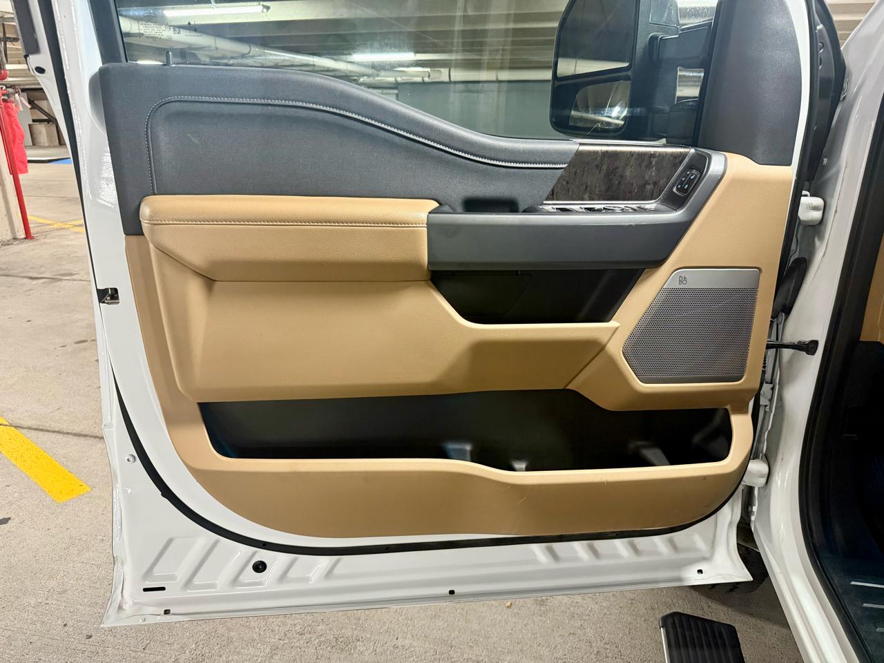 Ford Super Duty F-250 SRW Lariat 4WD Crew Cab 8' Box 2024