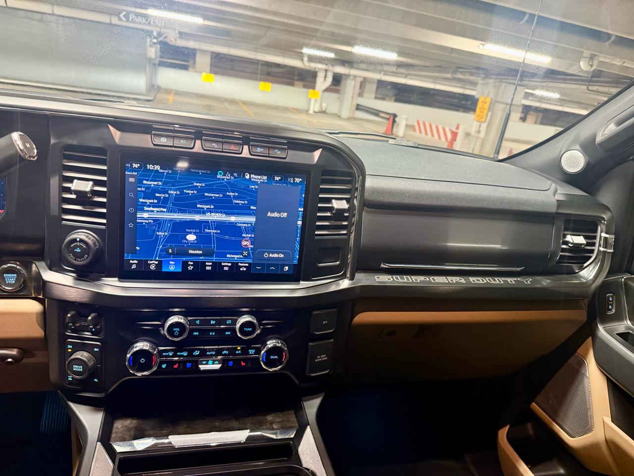 Ford Super Duty F-250 SRW Lariat 4WD Crew Cab 8' Box 2024