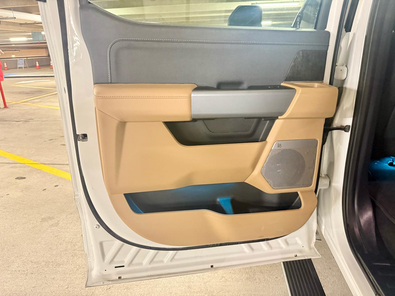 Ford Super Duty F-250 SRW Lariat 4WD Crew Cab 8' Box 2024