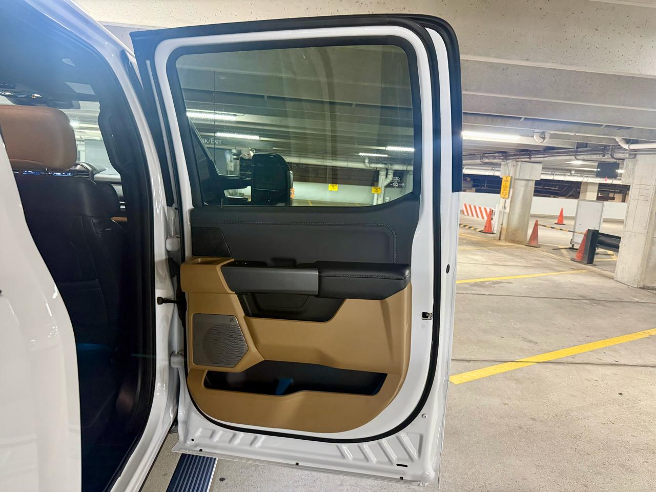 Ford Super Duty F-250 SRW Lariat 4WD Crew Cab 8' Box 2024