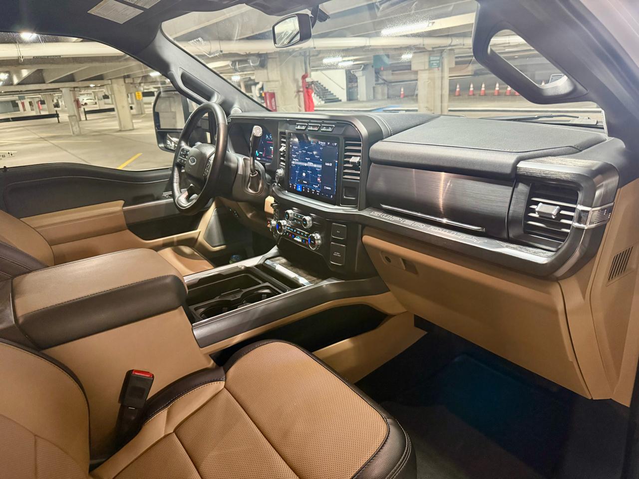 Ford Super Duty F-250 SRW Lariat 4WD Crew Cab 8' Box 2024