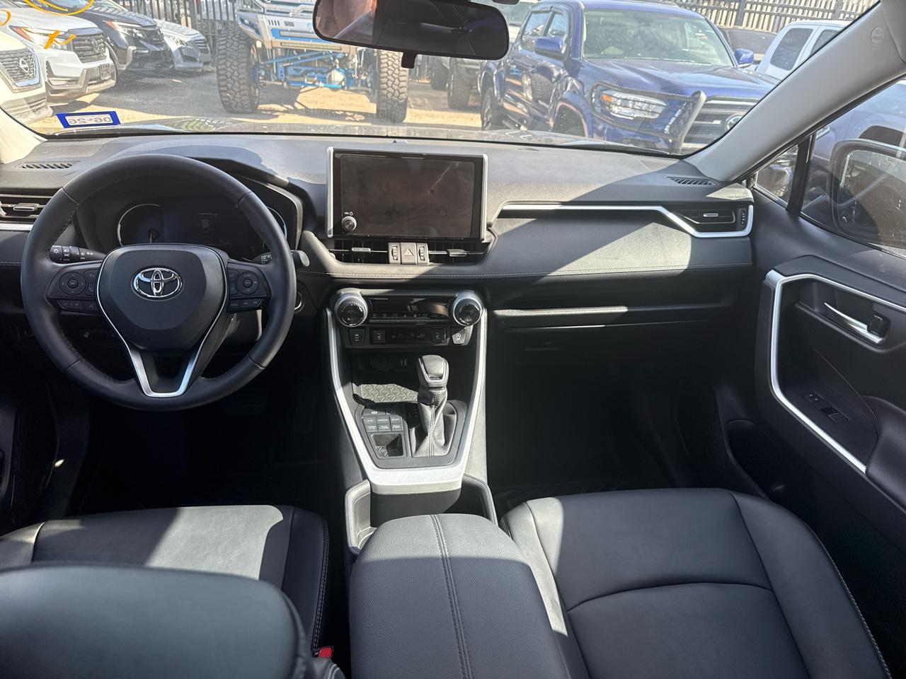 Toyota RAV4 XLE Premium AWD (Natl) 2024